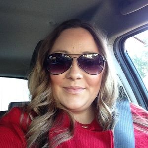 Meet your Posher, Juliette